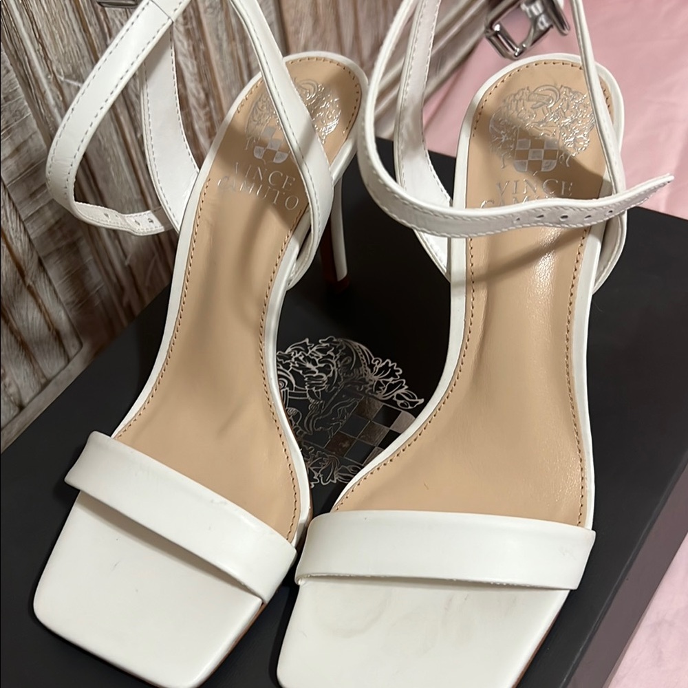 Vince Camuto White Heels - Picture 3 of 9